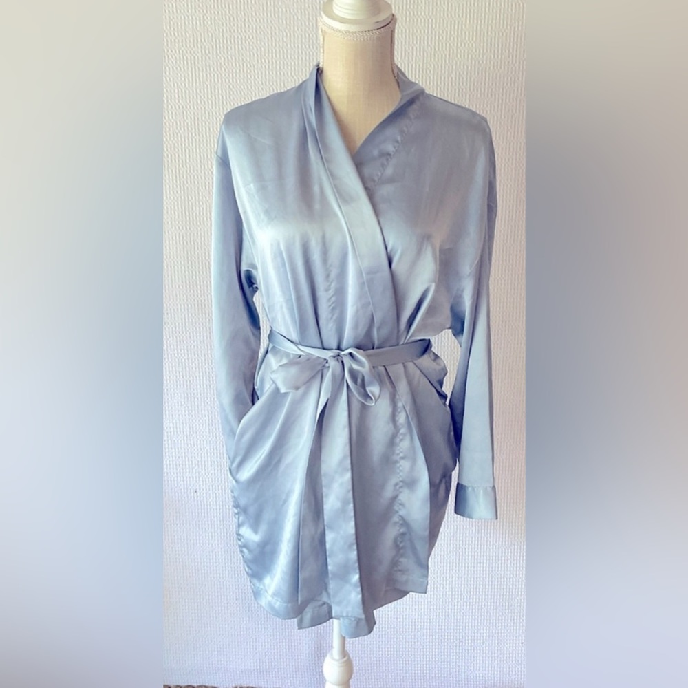VS 💗O/S Light Blue Rob with Belt and Pockets